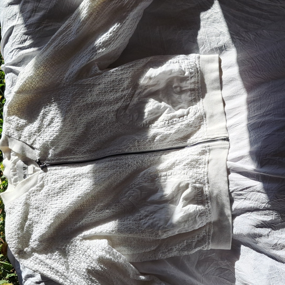 White jacket bundle - Picture 2 of 9